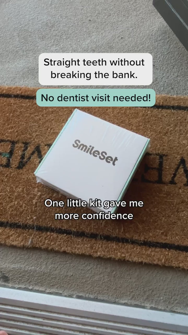 @mammarae777 unboxing her SmileSet retainer kit